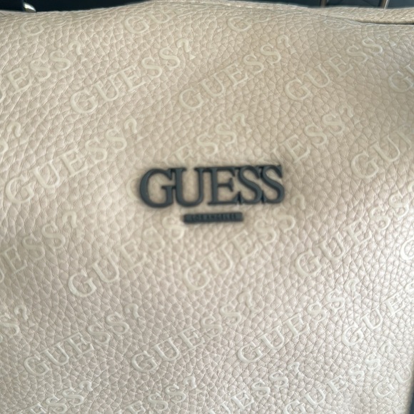 New GUESS Logo Travel/Duffle Bag - Picture 3 of 5